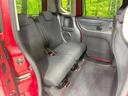 後部座席も気になるようなキズ・汚れやへたり等、大きなダメージはなく、良好な状態です。