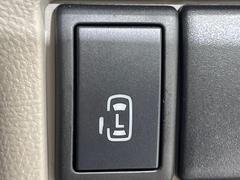 【パワースライドドア】スマートキーや運転席のスイッチでスライドドアの開閉が可能♪電動だから力を入れてドアを開ける必要がありません。 6