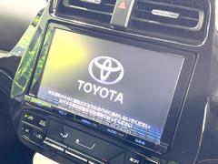 【純正９型ナビ】人気の純正ナビを装備しております。ナビの使いやすさはもちろん、オーディオ機能も充実！キャンプや旅行はもちろん、通勤や買い物など普段のドライブも楽しくなるはず♪ 4