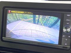 【バックカメラ】駐車時に後方がリアルタイム映像で確認できます。大型商業施設や立体駐車場での駐車時や、夜間のバック時に大活躍！運転スキルに関わらず、今や必須となった装備のひとつです！ 5