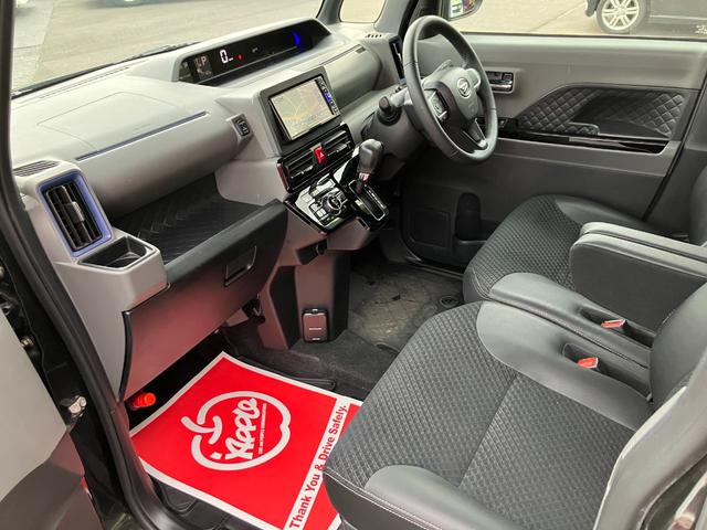 タント カスタムＲＳ　純正ナビ　フルセグ　バックカメラ　純正ドラレコ　両側電動スライドドア　ステアリングスイッチ　ハーフレザーシート　メッキパーツ（17枚目）