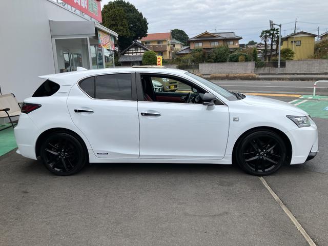 ＣＴ ＣＴ２００ｈ　ＦスポーツＸライン　ムーンルーフ　オプション黒塗装アルミ　レーダークルコン　純正ドラレコ　純正ナビＴＶ　バックカメラ　合皮コンビシート　シートヒーター　パワーシート　ＥＴＣ　プッシュスタート（7枚目）