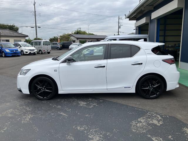 ＣＴ ＣＴ２００ｈ　ＦスポーツＸライン　ムーンルーフ　オプション黒塗装アルミ　レーダークルコン　純正ドラレコ　純正ナビＴＶ　バックカメラ　合皮コンビシート　シートヒーター　パワーシート　ＥＴＣ　プッシュスタート（14枚目）