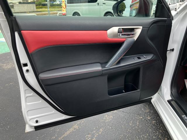 ＣＴ ＣＴ２００ｈ　ＦスポーツＸライン　ムーンルーフ　オプション黒塗装アルミ　レーダークルコン　純正ドラレコ　純正ナビＴＶ　バックカメラ　合皮コンビシート　シートヒーター　パワーシート　ＥＴＣ　プッシュスタート（52枚目）