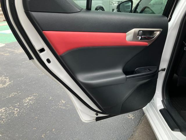 ＣＴ ＣＴ２００ｈ　ＦスポーツＸライン　ムーンルーフ　オプション黒塗装アルミ　レーダークルコン　純正ドラレコ　純正ナビＴＶ　バックカメラ　合皮コンビシート　シートヒーター　パワーシート　ＥＴＣ　プッシュスタート（53枚目）