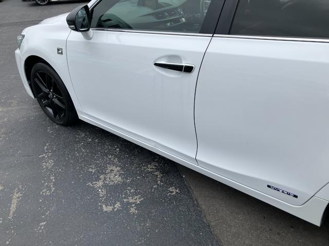 ＣＴ ＣＴ２００ｈ　ＦスポーツＸライン　ムーンルーフ　オプション黒塗装アルミ　レーダークルコン　純正ドラレコ　純正ナビＴＶ　バックカメラ　合皮コンビシート　シートヒーター　パワーシート　ＥＴＣ　プッシュスタート（64枚目）