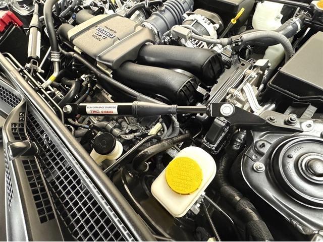 �f�q�p�z�[�}���X�_���p�[�𑕒��I�X�e�A�����O����ɑ΂��āA���m�ɉ�������n���h�����O���\�ƃX�b�L�������X�e�A�t�B�[�����������A�H�ʂ���̐U���Ȃǂ��z�����t���b�g���̂�����S�n���������܂��I