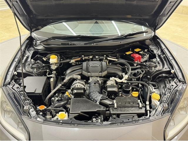 �g���^���Îԁu�܂邲�ƃN���[�j���O�v�{�H�ρB�G���W�����[�����p��܂Ő��I�������X�`�[�������s���܂��B�������������o���܂Ńs�J�s�J�ł�����