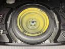 今ではオプションになってしまったスペアタイヤが装備されています。万が一の時に役立ちます☆☆