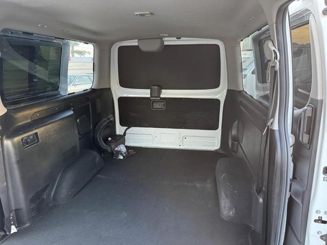 キャラバン ロンググランドプレミアムＧＸ　グランド　プレミアムＧＸ　ロングボディ　衝突軽減　禁煙車　１１型マルチメディアナビ　スマートキーソーナーセンサー（64枚目）