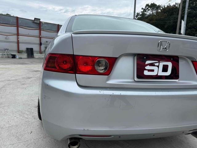 アコード ユーロR 車高調 ナビ アルミホイール HID ショットシフトMT キーレスエントリー 電動格納ミラー 盗難防止システム CD DVD再生 衝突安全ボディ ABS エアコン パワーステアリング(12枚目)