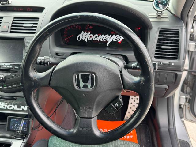 アコード ユーロR 車高調 ナビ アルミホイール HID ショットシフトMT キーレスエントリー 電動格納ミラー 盗難防止システム CD DVD再生 衝突安全ボディ ABS エアコン パワーステアリング(21枚目)