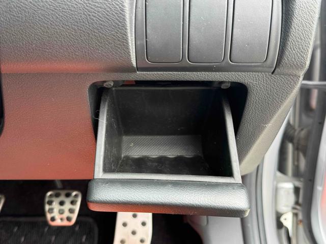 アコード ユーロR 車高調 ナビ アルミホイール HID ショットシフトMT キーレスエントリー 電動格納ミラー 盗難防止システム CD DVD再生 衝突安全ボディ ABS エアコン パワーステアリング(23枚目)