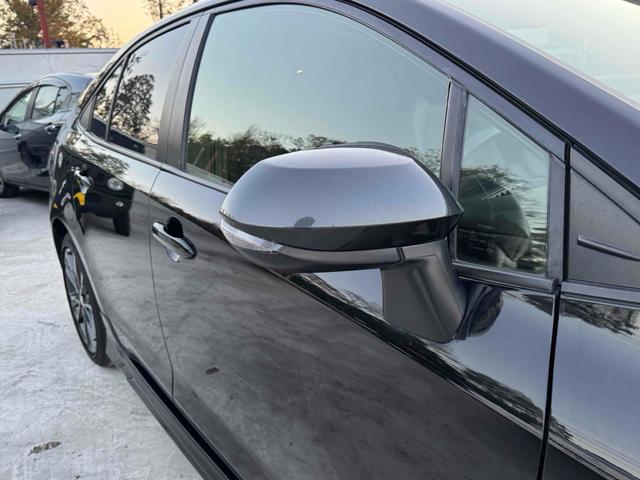 カローラ ハイブリッド ダブルバイビー レーンアシスト オートクルーズコントロール 衝突被害軽減システム バックカメラ ナビ アルミホイール オートマチックハイビーム LEDヘッドランプ CVT シートヒーター スマートキー(16枚目)