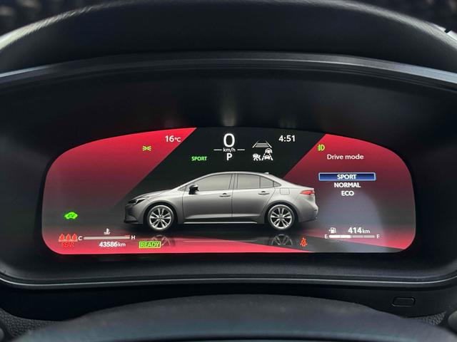 カローラ ハイブリッド ダブルバイビー レーンアシスト オートクルーズコントロール 衝突被害軽減システム バックカメラ ナビ アルミホイール オートマチックハイビーム LEDヘッドランプ CVT シートヒーター スマートキー(30枚目)