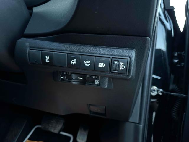 カローラ ハイブリッド ダブルバイビー レーンアシスト オートクルーズコントロール 衝突被害軽減システム バックカメラ ナビ アルミホイール オートマチックハイビーム LEDヘッドランプ CVT シートヒーター スマートキー(32枚目)