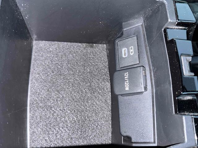 カローラ ハイブリッド ダブルバイビー レーンアシスト オートクルーズコントロール 衝突被害軽減システム バックカメラ ナビ アルミホイール オートマチックハイビーム LEDヘッドランプ CVT シートヒーター スマートキー(53枚目)