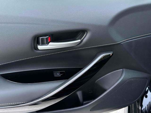 カローラ ハイブリッド ダブルバイビー レーンアシスト オートクルーズコントロール 衝突被害軽減システム バックカメラ ナビ アルミホイール オートマチックハイビーム LEDヘッドランプ CVT シートヒーター スマートキー(55枚目)