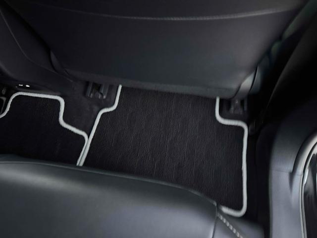 カローラ ハイブリッド ダブルバイビー レーンアシスト オートクルーズコントロール 衝突被害軽減システム バックカメラ ナビ アルミホイール オートマチックハイビーム LEDヘッドランプ CVT シートヒーター スマートキー(70枚目)