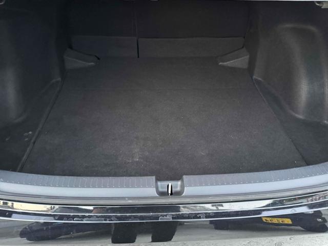 カローラ ハイブリッド ダブルバイビー レーンアシスト オートクルーズコントロール 衝突被害軽減システム バックカメラ ナビ アルミホイール オートマチックハイビーム LEDヘッドランプ CVT シートヒーター スマートキー(72枚目)