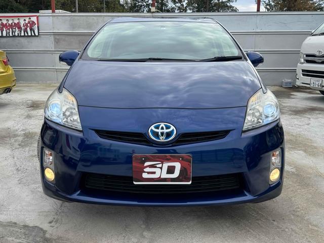 プリウス Ｇツーリングセレクション　ナビ　ＴＶ　アルミホイール　オートライト　スマートキー　電動格納ミラー　ＣＶＴ　ＣＤ　ＤＶＤ再生　ミュージックプレイヤー接続可　Ｂｌｕｅｔｏｏｔｈ　エアコン　パワーステアリング　パワーウィンドウ（2枚目）