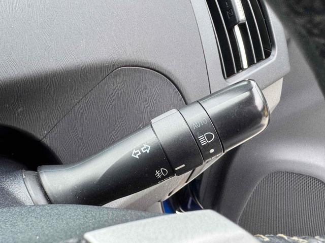 プリウス Ｇツーリングセレクション　ナビ　ＴＶ　アルミホイール　オートライト　スマートキー　電動格納ミラー　ＣＶＴ　ＣＤ　ＤＶＤ再生　ミュージックプレイヤー接続可　Ｂｌｕｅｔｏｏｔｈ　エアコン　パワーステアリング　パワーウィンドウ（16枚目）