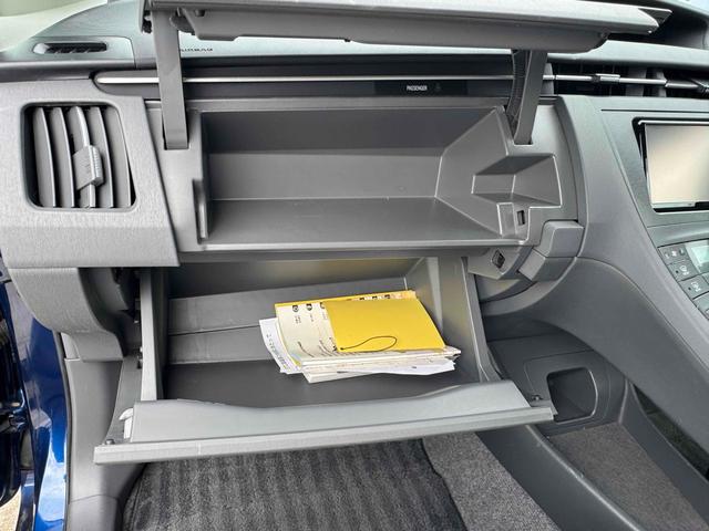 プリウス Ｇツーリングセレクション　ナビ　ＴＶ　アルミホイール　オートライト　スマートキー　電動格納ミラー　ＣＶＴ　ＣＤ　ＤＶＤ再生　ミュージックプレイヤー接続可　Ｂｌｕｅｔｏｏｔｈ　エアコン　パワーステアリング　パワーウィンドウ（36枚目）