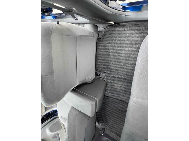 プリウス Ｇツーリングセレクション　ナビ　ＴＶ　アルミホイール　オートライト　スマートキー　電動格納ミラー　ＣＶＴ　ＣＤ　ＤＶＤ再生　ミュージックプレイヤー接続可　Ｂｌｕｅｔｏｏｔｈ　エアコン　パワーステアリング　パワーウィンドウ（40枚目）