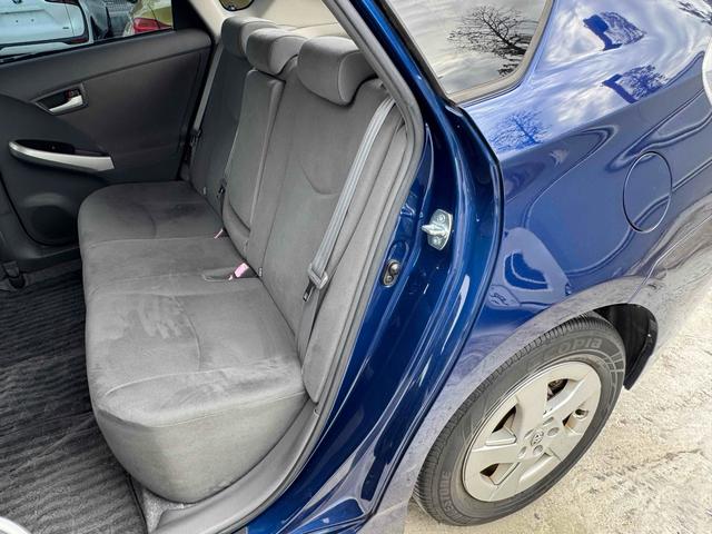 プリウス Ｇツーリングセレクション　ナビ　ＴＶ　アルミホイール　オートライト　スマートキー　電動格納ミラー　ＣＶＴ　ＣＤ　ＤＶＤ再生　ミュージックプレイヤー接続可　Ｂｌｕｅｔｏｏｔｈ　エアコン　パワーステアリング　パワーウィンドウ（41枚目）