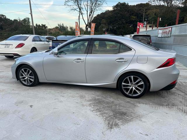 ＩＳ ＩＳ２００ｔ　中期型　ハーフレザーシート　レーンアシスト　レーダークルーズコントロール　バックカメラ　ナビ　ＴＶ　アルミホイール　オートライト　ＬＥＤヘッドランプ　ＡＴ　スマートキー　電動格納ミラー（13枚目）