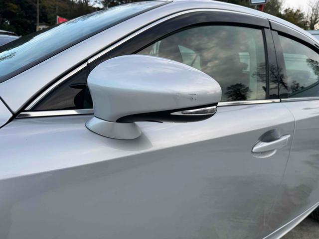 ＩＳ ＩＳ２００ｔ　中期型　ハーフレザーシート　レーンアシスト　レーダークルーズコントロール　バックカメラ　ナビ　ＴＶ　アルミホイール　オートライト　ＬＥＤヘッドランプ　ＡＴ　スマートキー　電動格納ミラー（14枚目）