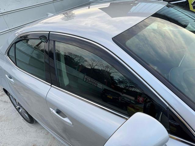 ＩＳ ＩＳ２００ｔ　中期型　ハーフレザーシート　レーンアシスト　レーダークルーズコントロール　バックカメラ　ナビ　ＴＶ　アルミホイール　オートライト　ＬＥＤヘッドランプ　ＡＴ　スマートキー　電動格納ミラー（18枚目）