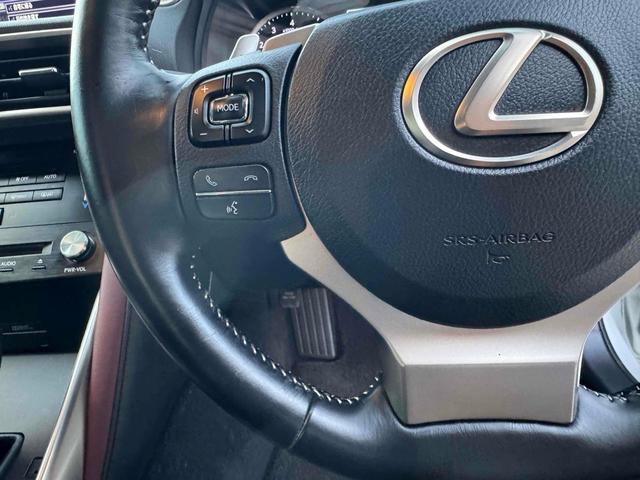 ＩＳ ＩＳ２００ｔ　中期型　ハーフレザーシート　レーンアシスト　レーダークルーズコントロール　バックカメラ　ナビ　ＴＶ　アルミホイール　オートライト　ＬＥＤヘッドランプ　ＡＴ　スマートキー　電動格納ミラー（26枚目）