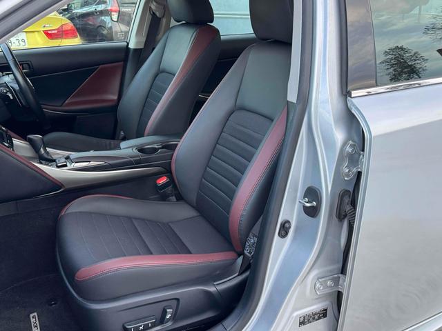 ＩＳ ＩＳ２００ｔ　中期型　ハーフレザーシート　レーンアシスト　レーダークルーズコントロール　バックカメラ　ナビ　ＴＶ　アルミホイール　オートライト　ＬＥＤヘッドランプ　ＡＴ　スマートキー　電動格納ミラー（52枚目）