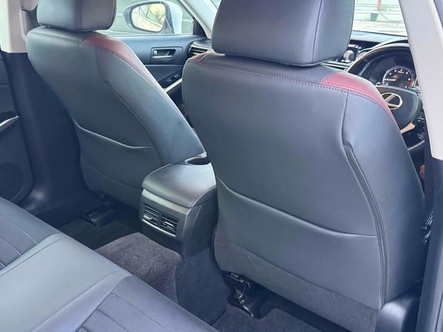 ＩＳ ＩＳ２００ｔ　中期型　ハーフレザーシート　レーンアシスト　レーダークルーズコントロール　バックカメラ　ナビ　ＴＶ　アルミホイール　オートライト　ＬＥＤヘッドランプ　ＡＴ　スマートキー　電動格納ミラー（63枚目）