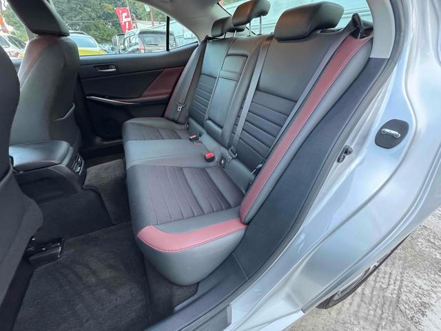 ＩＳ ＩＳ２００ｔ　中期型　ハーフレザーシート　レーンアシスト　レーダークルーズコントロール　バックカメラ　ナビ　ＴＶ　アルミホイール　オートライト　ＬＥＤヘッドランプ　ＡＴ　スマートキー　電動格納ミラー（66枚目）