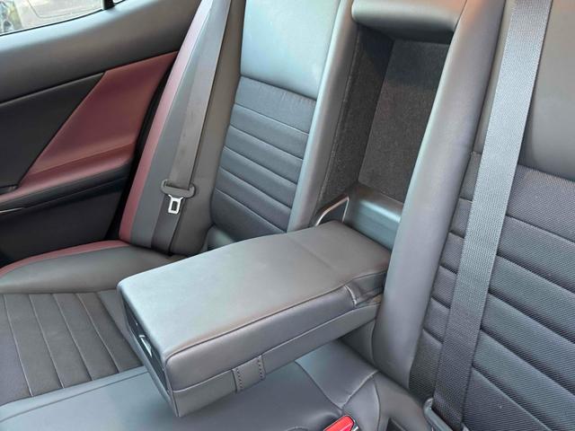 ＩＳ ＩＳ２００ｔ　中期型　ハーフレザーシート　レーンアシスト　レーダークルーズコントロール　バックカメラ　ナビ　ＴＶ　アルミホイール　オートライト　ＬＥＤヘッドランプ　ＡＴ　スマートキー　電動格納ミラー（67枚目）