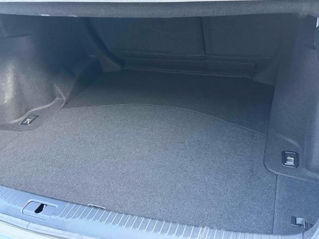 ＩＳ ＩＳ２００ｔ　中期型　ハーフレザーシート　レーンアシスト　レーダークルーズコントロール　バックカメラ　ナビ　ＴＶ　アルミホイール　オートライト　ＬＥＤヘッドランプ　ＡＴ　スマートキー　電動格納ミラー（70枚目）