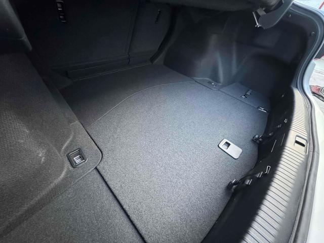 ＩＳ ＩＳ２００ｔ　中期型　ハーフレザーシート　レーンアシスト　レーダークルーズコントロール　バックカメラ　ナビ　ＴＶ　アルミホイール　オートライト　ＬＥＤヘッドランプ　ＡＴ　スマートキー　電動格納ミラー（73枚目）