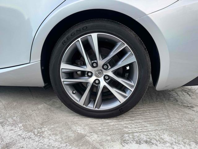 ＩＳ ＩＳ２００ｔ　中期型　ハーフレザーシート　レーンアシスト　レーダークルーズコントロール　バックカメラ　ナビ　ＴＶ　アルミホイール　オートライト　ＬＥＤヘッドランプ　ＡＴ　スマートキー　電動格納ミラー（77枚目）