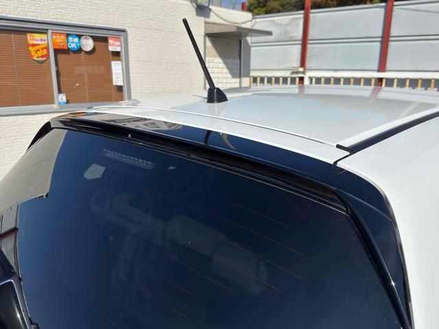 フィット ｅ：ＨＥＶベーシック　ドライブレコーダー　ＥＴＣ　バックカメラ　ナビ　クリアランスソナー　オートクルーズコントロール　レーンアシスト　衝突被害軽減システム　アルミホイール　オートライト　ＬＥＤヘッドランプ　スマートキー（13枚目）