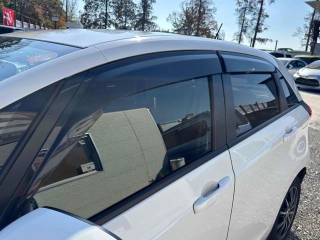 フィット ｅ：ＨＥＶベーシック　ドライブレコーダー　ＥＴＣ　バックカメラ　ナビ　クリアランスソナー　オートクルーズコントロール　レーンアシスト　衝突被害軽減システム　アルミホイール　オートライト　ＬＥＤヘッドランプ　スマートキー（15枚目）