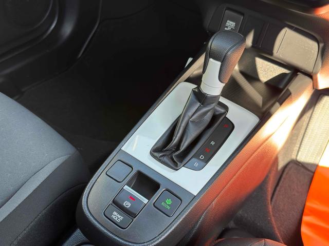 フィット ｅ：ＨＥＶベーシック　ドライブレコーダー　ＥＴＣ　バックカメラ　ナビ　クリアランスソナー　オートクルーズコントロール　レーンアシスト　衝突被害軽減システム　アルミホイール　オートライト　ＬＥＤヘッドランプ　スマートキー（33枚目）