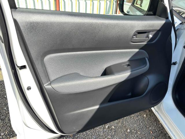 フィット ｅ：ＨＥＶベーシック　ドライブレコーダー　ＥＴＣ　バックカメラ　ナビ　クリアランスソナー　オートクルーズコントロール　レーンアシスト　衝突被害軽減システム　アルミホイール　オートライト　ＬＥＤヘッドランプ　スマートキー（39枚目）