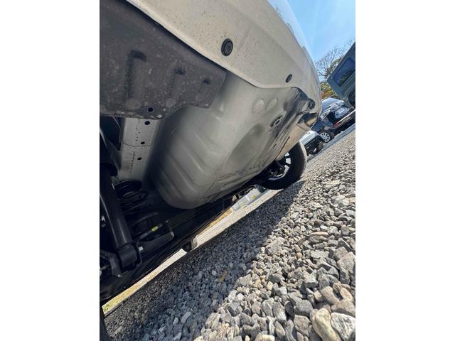 フィット ｅ：ＨＥＶベーシック　ドライブレコーダー　ＥＴＣ　バックカメラ　ナビ　クリアランスソナー　オートクルーズコントロール　レーンアシスト　衝突被害軽減システム　アルミホイール　オートライト　ＬＥＤヘッドランプ　スマートキー（65枚目）