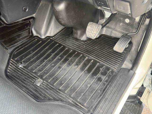 ハイエースバン ＤＸ　９人乗　４ＷＤ　ＥＴＣ　バックカメラ　ナビ　クリアランスソナー　レーンアシスト　衝突被害軽減システム　スライドドア　オートマチックハイビーム　キーレスエントリー　電動格納ミラー　ＡＴ（40枚目）