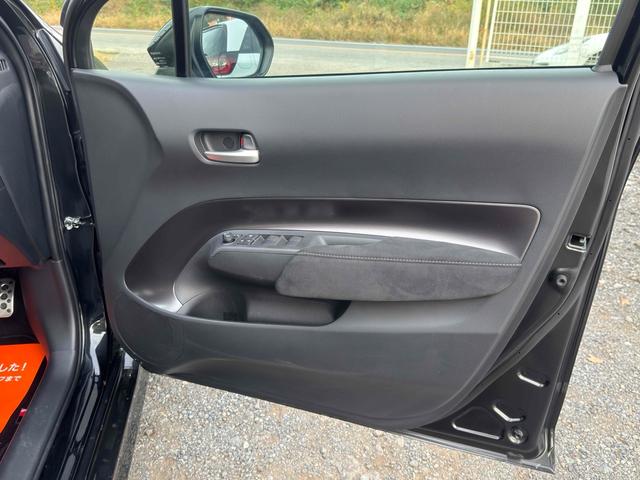 アクア ＧＲスポーツ　ドライブレコーダー　バックカメラ　クリアランスソナー　オートクルーズコントロール　レーンアシスト　衝突被害軽減システム　アルミホイール　オートマチックハイビーム　オートライト　ＬＥＤヘッドランプ（46枚目）