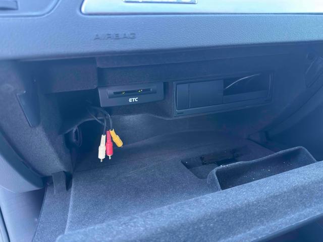 A4 2.0TFSIクワトロ 4WD ETC バックカメラ ナビ TV アルミホイール オートライト HID AT スマートキー 盗難防止システム パワーシート CD ABS エアコン パワーステアリング パワーウィンドウ(41枚目)