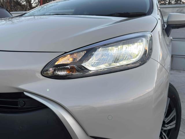 アクア G 4WD エンジンスターター ドライブレコーダー 360度モニター ETC 自動クルーズコントロール レーンアシスト BSM 衝突被害軽減システム アルミホイール オートマチックハイビーム(5枚目)