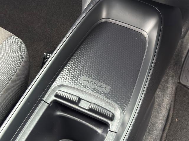 アクア Ｘ　Ｚ　ラフィネ仕様　純正　ディズプレイオーディオ　ナビ機能なし　レーダークルーズコントロール　バックカメラ　コーナーセンサー　ＬＥＤヘッドライト　オートマチックハイビーム　ＥＴＣ　衝突軽減システム（39枚目）